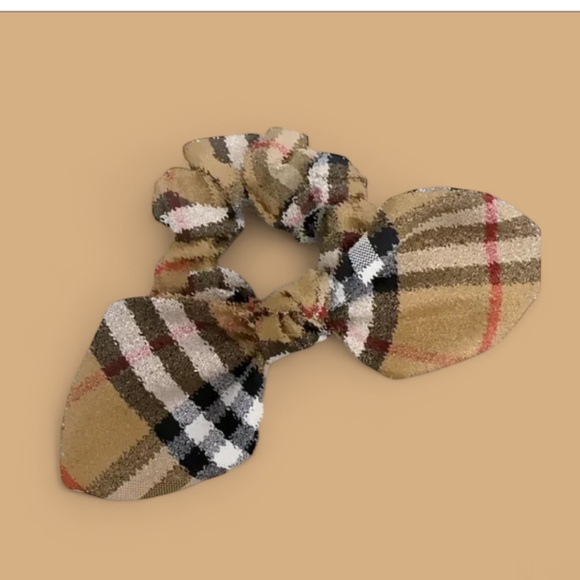 Plaid Hair Scrunchie classic design - Picture 2 of 3